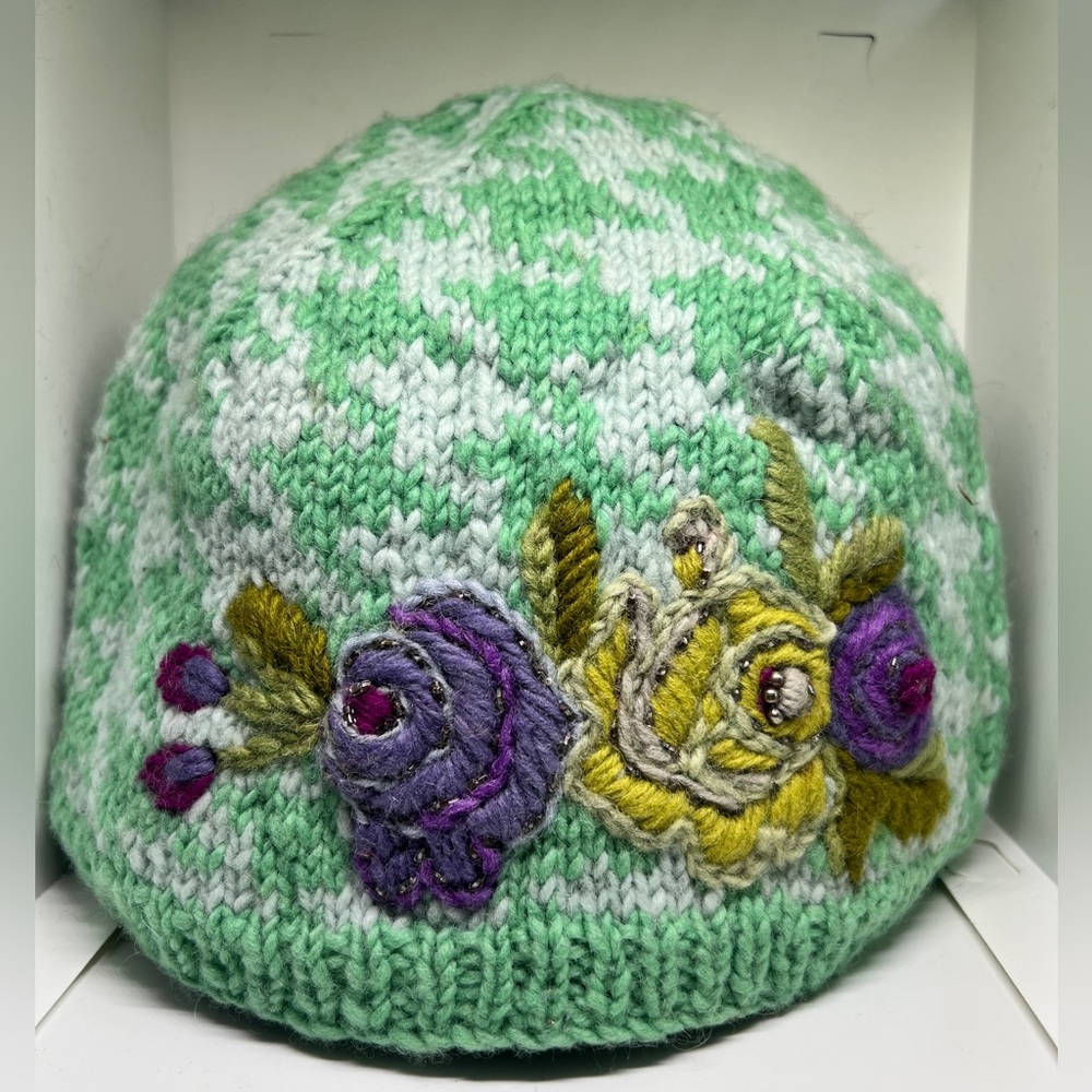 NWT French Knot Wool Hat in Houndstooth and Meadow
